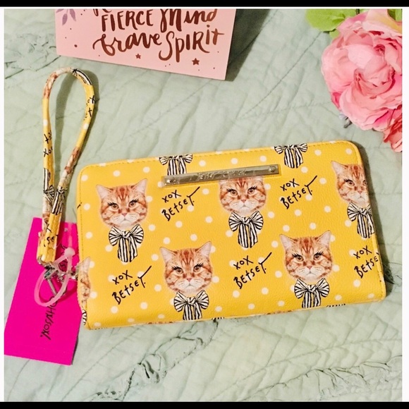 Betsy Johnson yellow kitten wallet - Picture 6 of 7